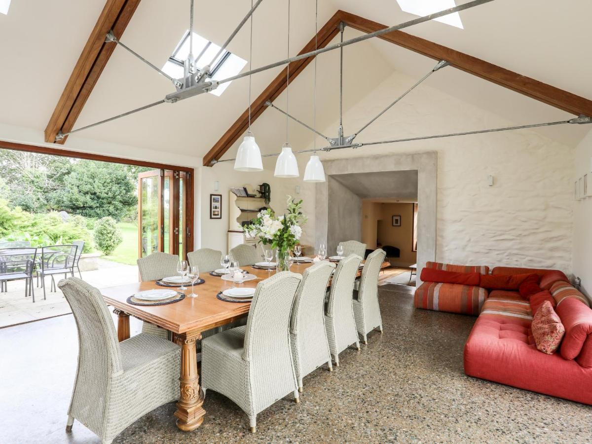 Clynnog House Villa Dwyran Exterior photo