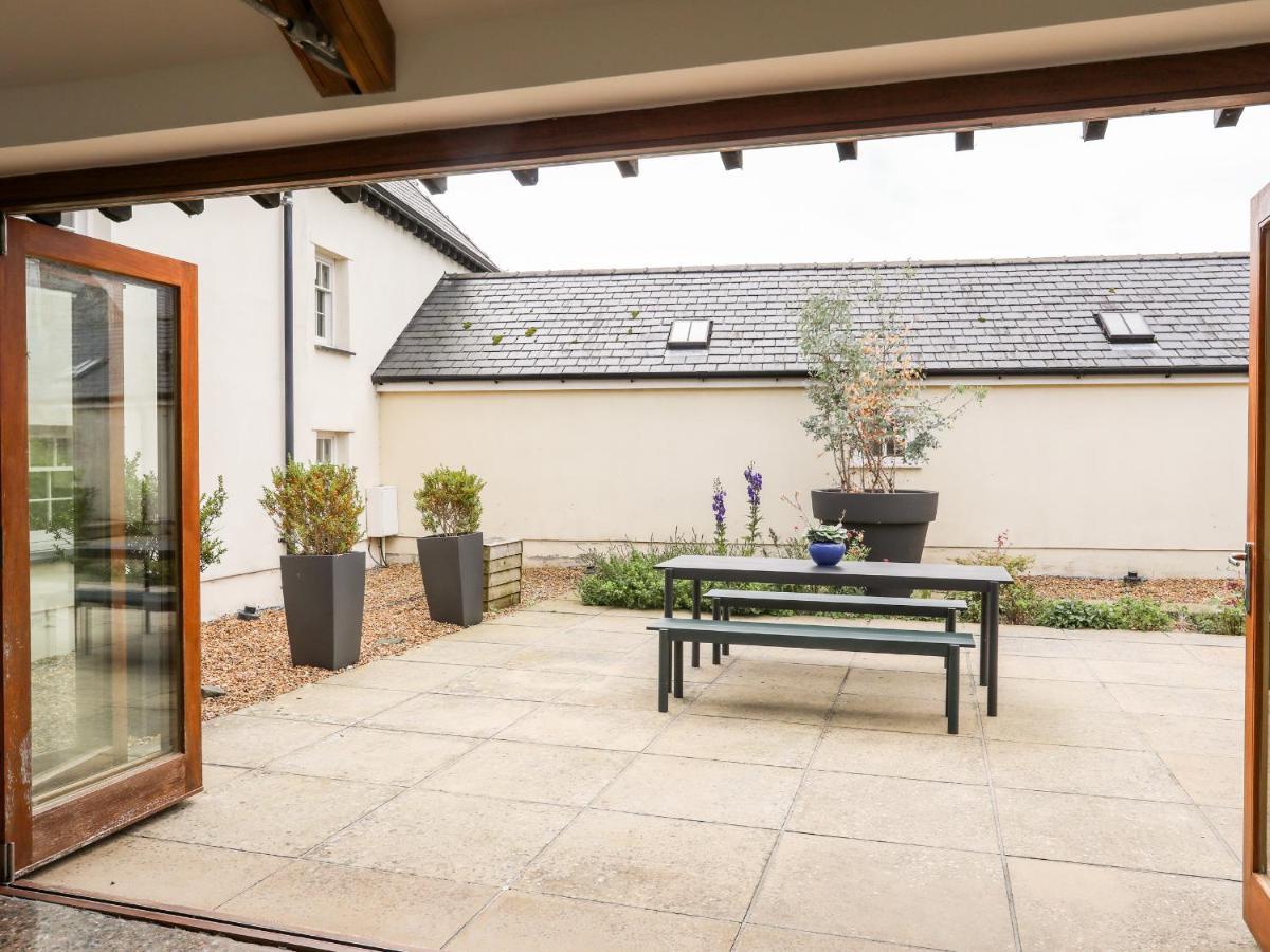 Clynnog House Villa Dwyran Exterior photo