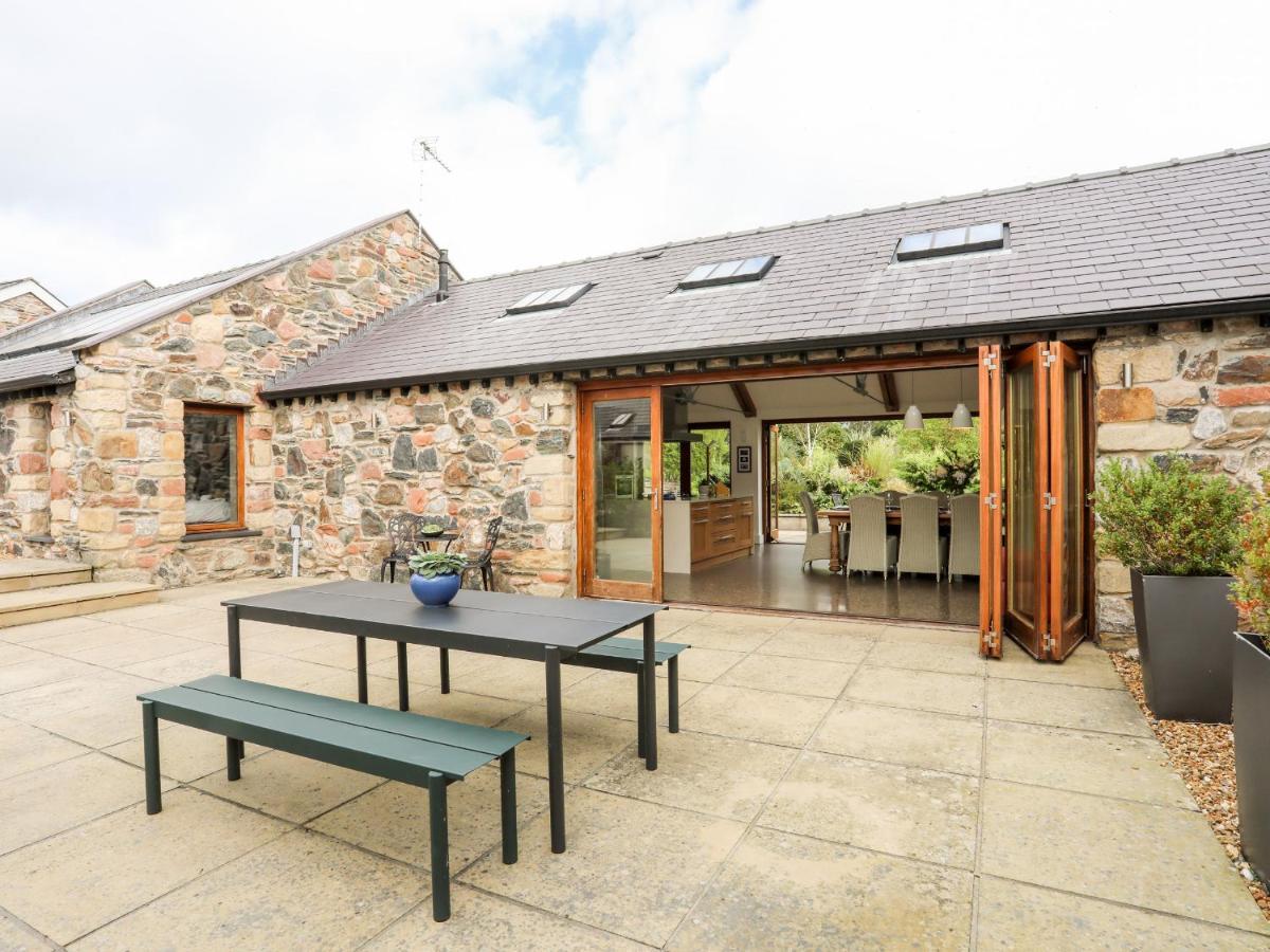 Clynnog House Villa Dwyran Exterior photo