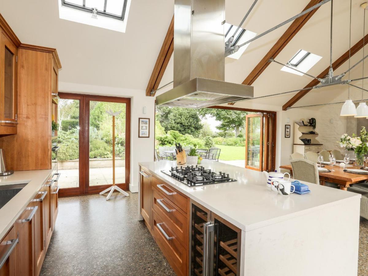 Clynnog House Villa Dwyran Exterior photo