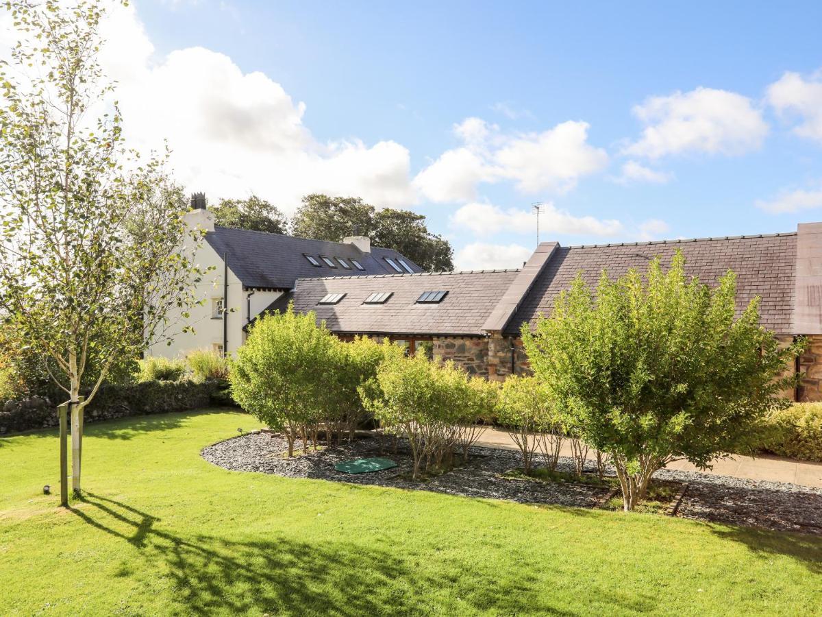 Clynnog House Villa Dwyran Exterior photo